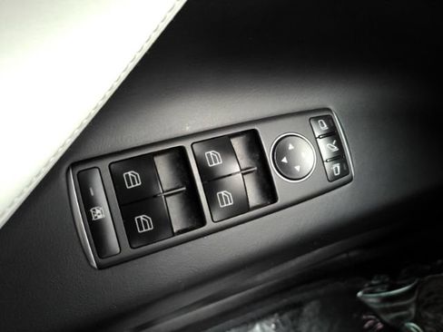 Used 2020 Tesla Model X AWD/4WD image 37