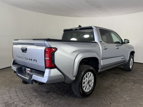 Used 2026 Toyota Tacoma SR5 AWD/4WD image 9