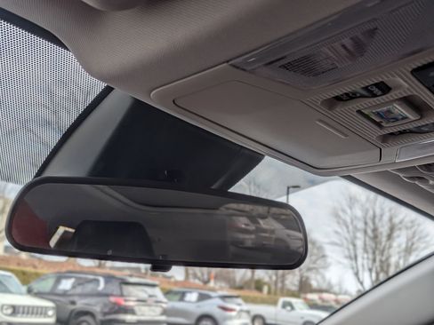 Used 2023 Toyota RAV4 XLE Premium image 32