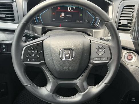 Used 2024 Honda Odyssey EX-L image 10