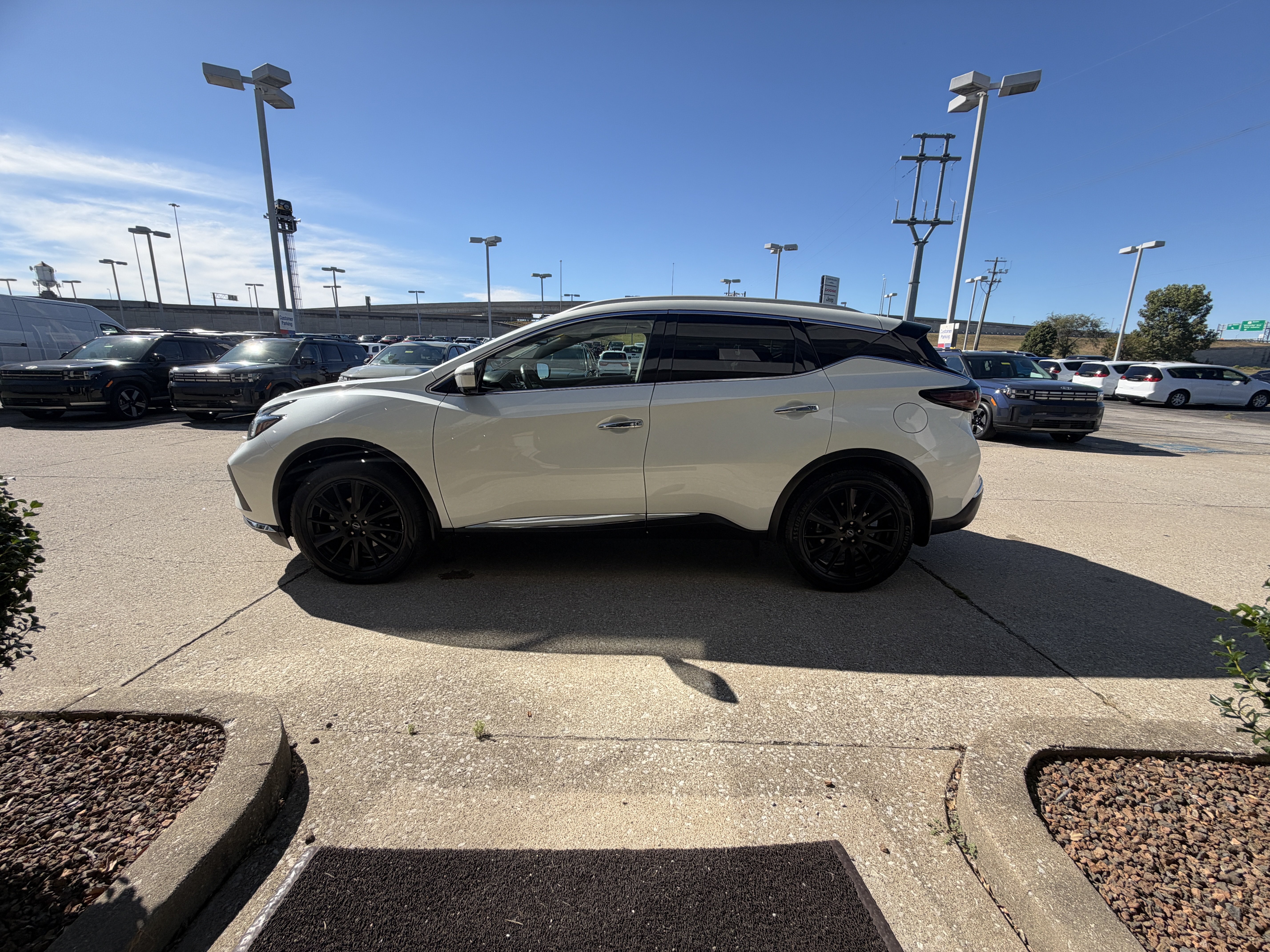 Used 2023 Nissan Murano Platinum w/ Cargo Package AWD/4WD image 16