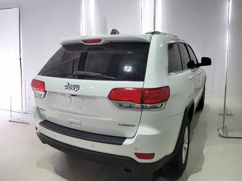 Used 2019 Jeep Grand Cherokee Laredo w/ Security & Convenience Group image 21