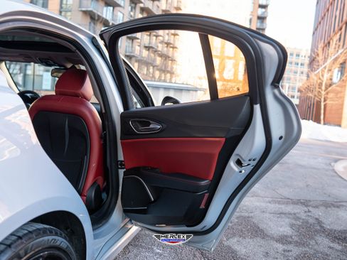 Used 2020 Alfa Romeo Giulia w/ Quick Order Package 22K Sport image 46