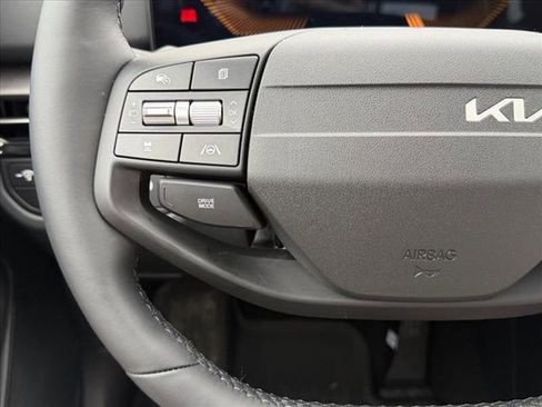 New 2026 Kia Sportage LX image 16