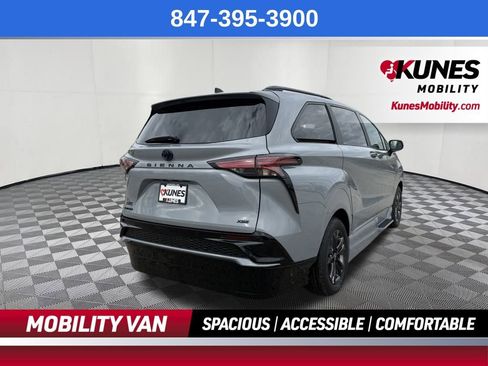 Used 2025 Toyota Sienna XSE w/ XSE Plus Package AWD/4WD image 7