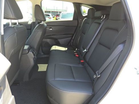 Certified 2025 Nissan Murano SV w/ Cargo Package image 11