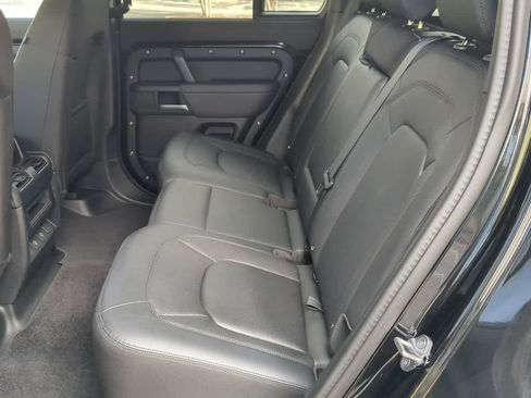 Used 2025 Land Rover Defender 110 S image 20