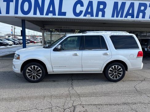 Used 2016 Lincoln Navigator Select image 8
