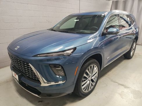 New 2026 Buick Enclave Avenir w/ Super Cruise Package FWD image 17