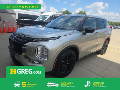 Used 2022 Mitsubishi Outlander SE AWD/4WD image 1