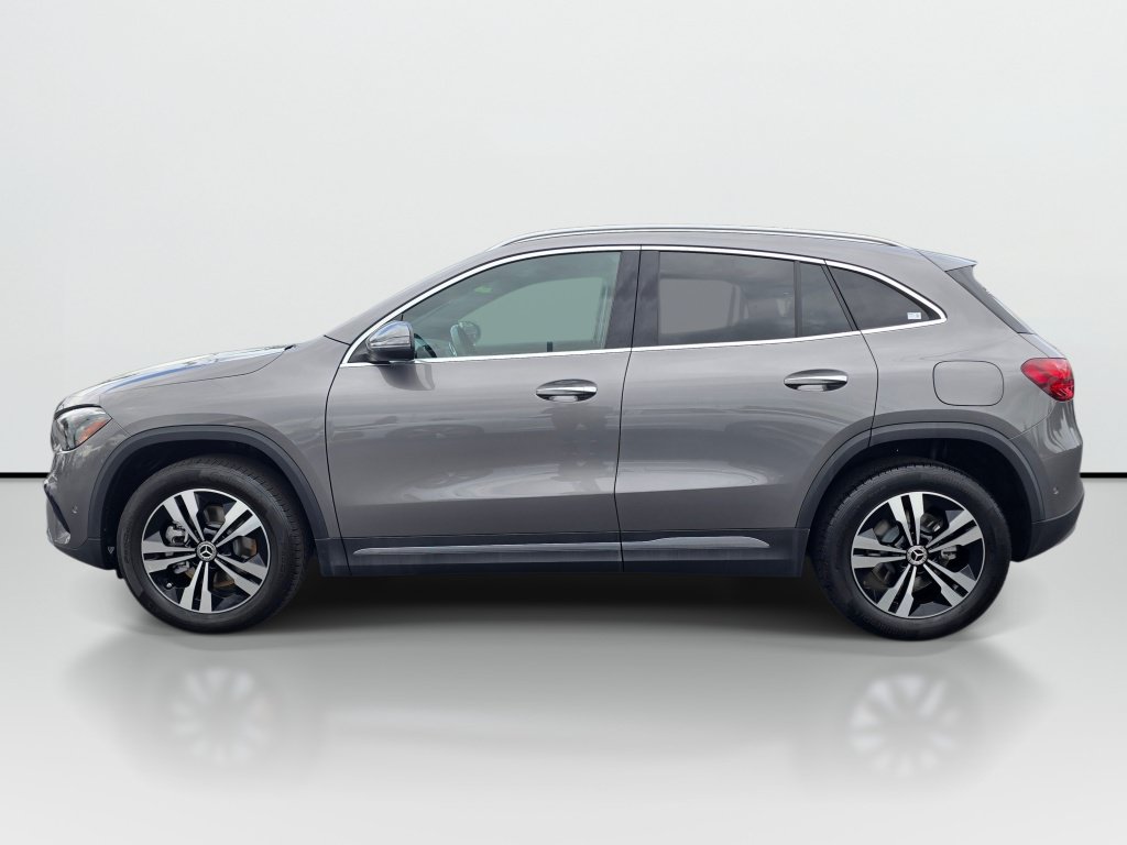 Used 2025 Mercedes-Benz GLA 250 4MATIC image 2