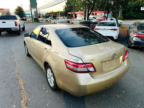 Used 2011 Toyota Camry LE w/ LE Extra-Value Pkg image 4