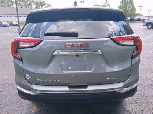Used 2023 GMC Terrain SLT w/ LPO, Floor Liner Package AWD/4WD image 4
