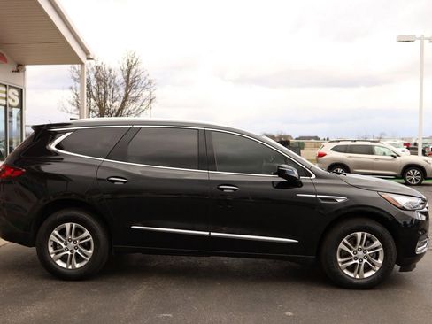 Used 2020 Buick Enclave Essence w/ Sound and Sites Package AWD/4WD image 4