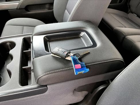 Used 2019 Chevrolet Silverado 1500 LT AWD/4WD image 34