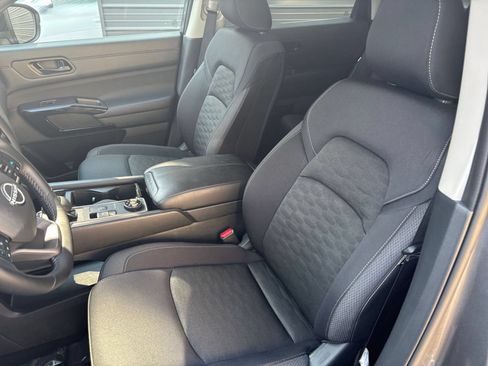 Used 2026 Nissan Pathfinder SV AWD/4WD image 29