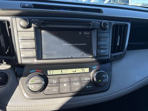 Used 2015 Toyota RAV4 Limited image 11