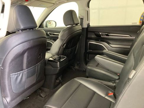 Used 2025 Kia Telluride S AWD/4WD image 16