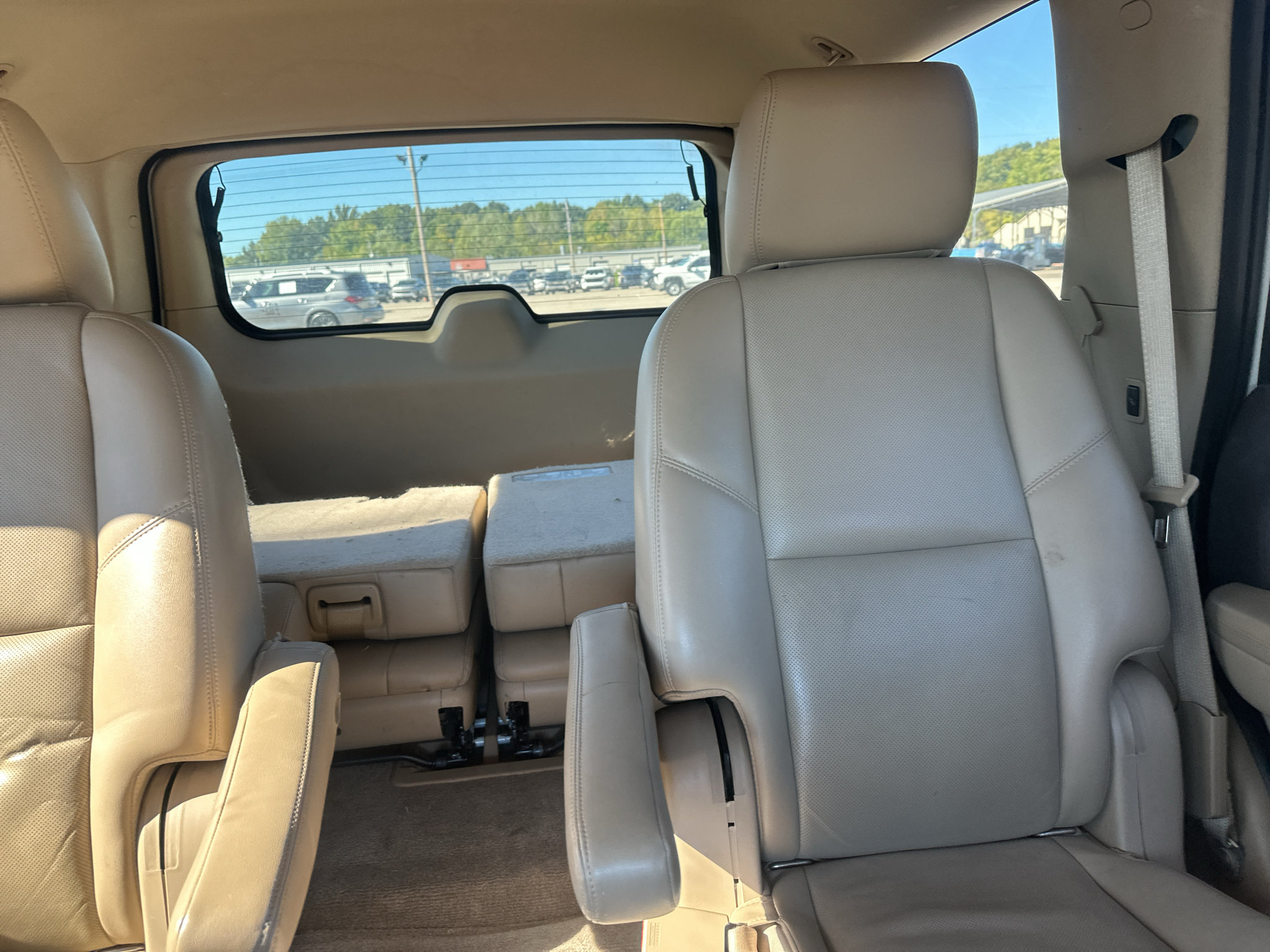 Used 2014 GMC Yukon Denali RWD image 19