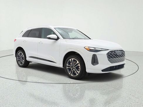 Used 2025 Audi Q5 Premium w/ Convenience Package AWD/4WD image 3