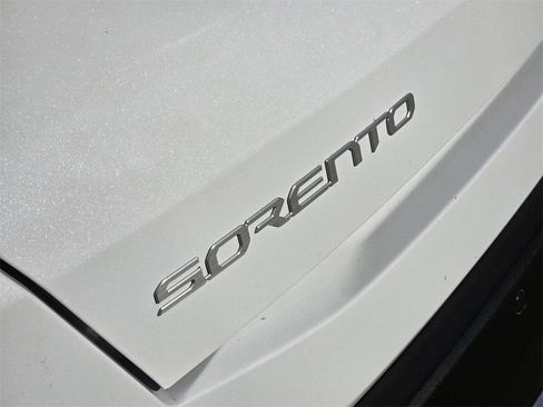 New 2026 Kia Sorento S w/ S Panoramic Sunroof Package FWD image 16