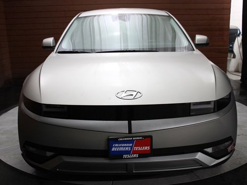 Used 2023 Hyundai Ioniq 5 SEL image 2