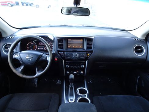 Used 2013 Nissan Pathfinder SV image 16