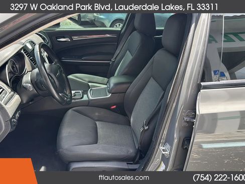 Used 2019 Chrysler 300 Touring w/ Sport Appearance Package RWD image 18