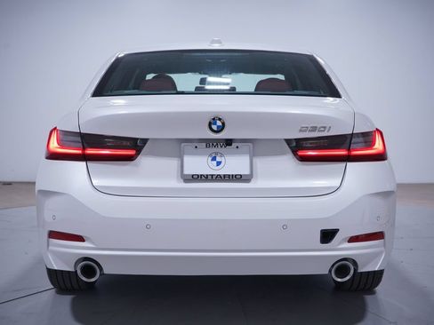 Used 2026 BMW 330i Sedan w/ Premium Package RWD image 5