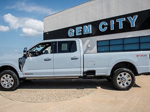 Used 2024 Ford F350 Lariat w/ Lariat Ultimate Package AWD/4WD image 2