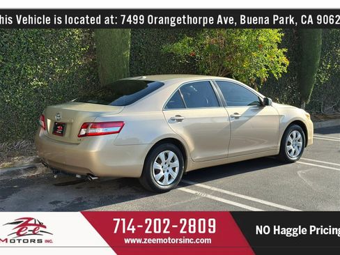 Used 2010 Toyota Camry XLE FWD image 6