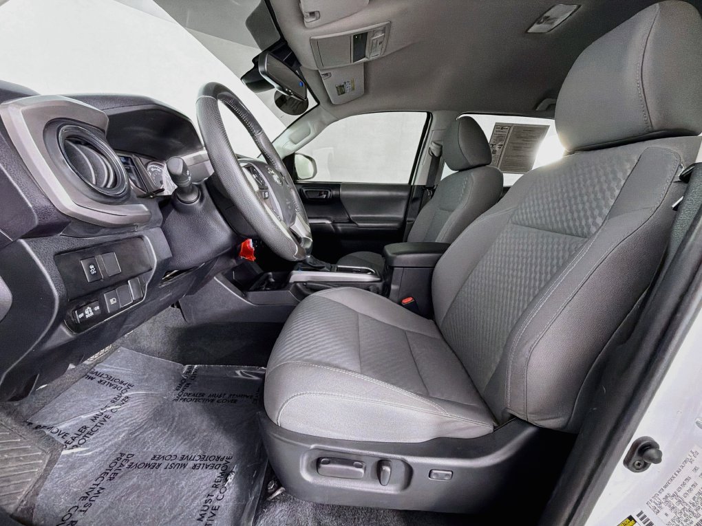 Used 2022 Toyota Tacoma SR5 RWD image 12