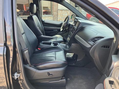 Used 2018 Dodge Grand Caravan GT image 14