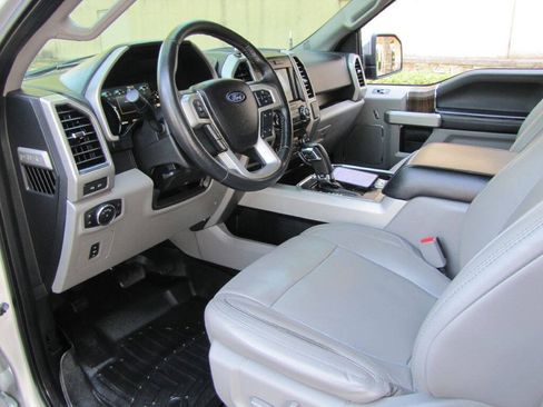 Used 2017 Ford F150 Lariat RWD image 13