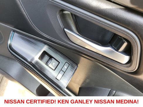 Certified 2025 Nissan Rogue SV AWD/4WD image 50
