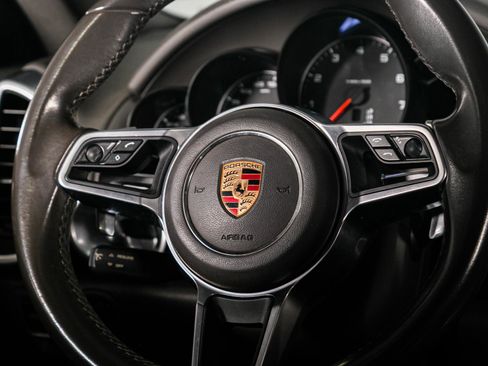 Used 2017 Porsche Cayenne w/ Premium Package AWD/4WD image 38