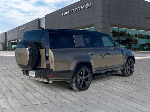 New 2026 Land Rover Defender 130 X-Dynamic SE AWD/4WD image 5
