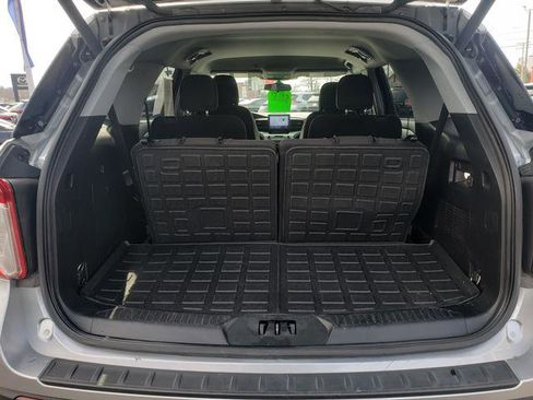 Used 2021 Ford Explorer XLT AWD/4WD image 5