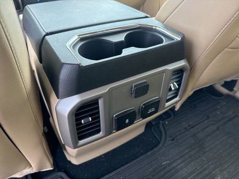 Used 2020 Ford F350 Lariat w/ Chrome Package image 28