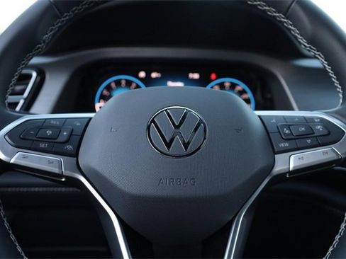 New 2026 Volkswagen Atlas Cross Sport SE image 9