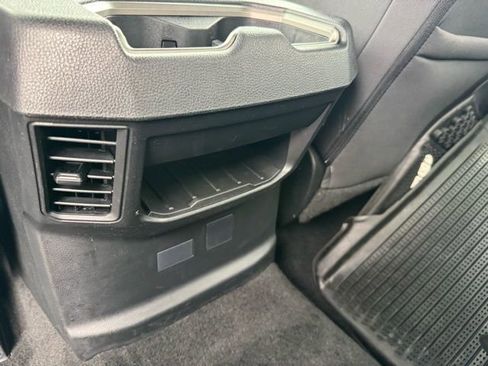 Used 2022 Toyota Tundra SR5 w/ SR5 Convenience Package image 6