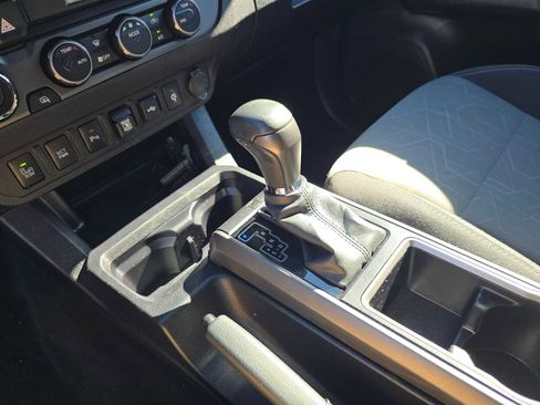 Used 2022 Toyota Tacoma TRD Sport image 33