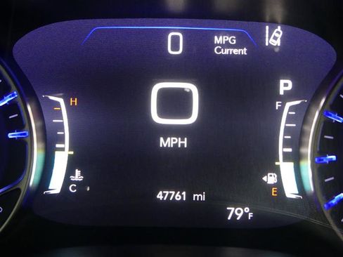 Used 2018 Chrysler Pacifica Limited w/ Advanced Safetytec Group FWD image 33