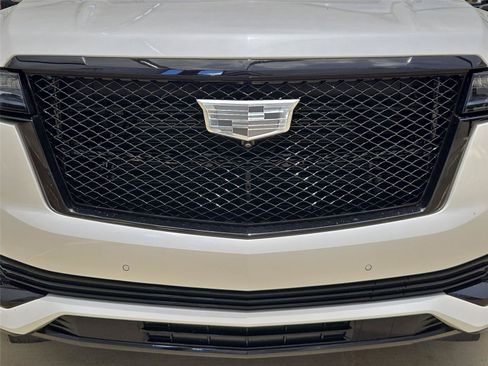 Certified 2024 Cadillac Escalade Sport w/ Touring Package AWD/4WD image 6