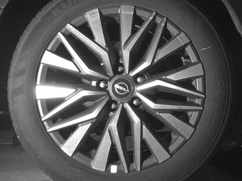 Used 2025 Nissan Altima 2.5 SV FWD image 15