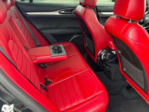 Used 2022 Alfa Romeo Stelvio Veloce image 20