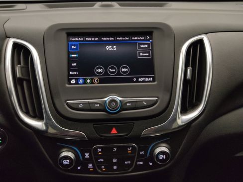 Used 2021 Chevrolet Equinox LT image 25