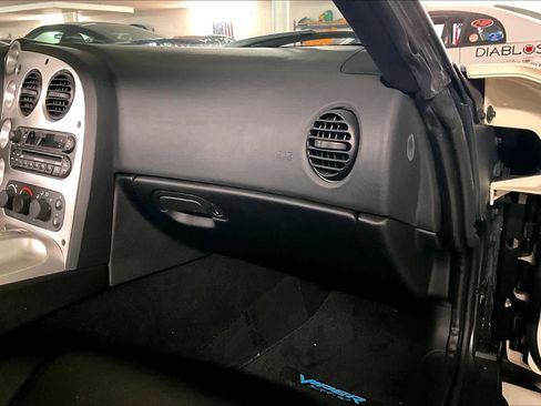 Used 2005 Dodge Viper SRT-10 RWD image 18