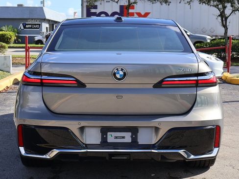 Used 2025 BMW 740i image 16