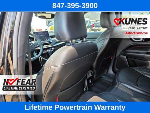 Used 2024 Jeep Compass Trailhawk AWD/4WD image 19